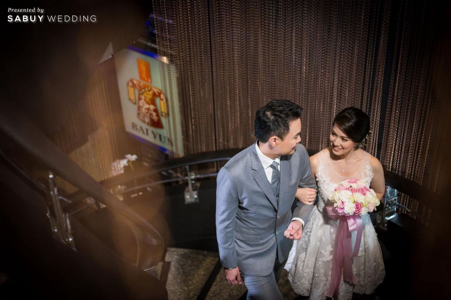 ชุดหมั้น,งานหมั้น,รูปงานหมั้น รีวิวงานแต่งหมั้นจีนตามขนบ แต่ครบสูตรความสวยด้วยวิวสถานที่แต่งงานแบบ Rooftop @Banyan Tree Bangkok