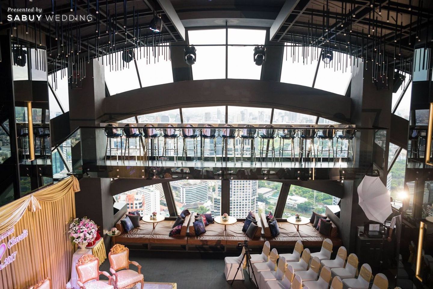 สถานที่แต่งงาน,สถานที่จัดงานแต่งงาน,สถานที่แต่งงาน rooftop,งานหมั้น,โรงแรม รีวิวงานแต่งหมั้นจีนตามขนบ แต่ครบสูตรความสวยด้วยวิวสถานที่แต่งงานแบบ Rooftop @Banyan Tree Bangkok