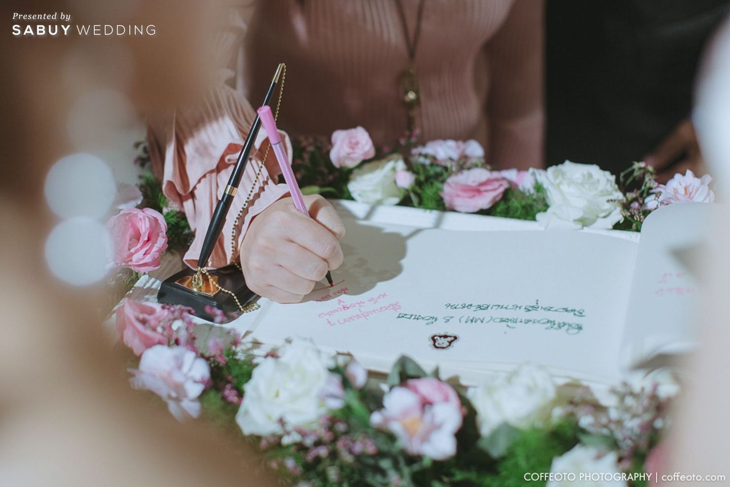 เขียนอวยพร รีวิวงานแต่งธีม Villa Wing โบยบินไปกับความรัก ท่ามกลางดอกไม้แสนหวาน @The St. Regis Bangkok