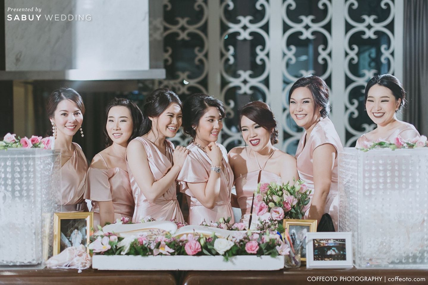เพื่อนเจ้าสาว,ชุดเพื่อนเจ้าสาว รีวิวงานแต่งธีม Villa Wing โบยบินไปกับความรัก ท่ามกลางดอกไม้แสนหวาน @The St. Regis Bangkok