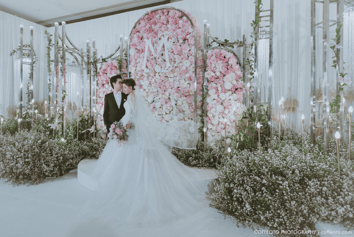 รีวิวงานแต่งธีม Villa Wing โบยบินไปกับความรัก ท่ามกลางดอกไม้แสนหวาน @The St. Regis Bangkok