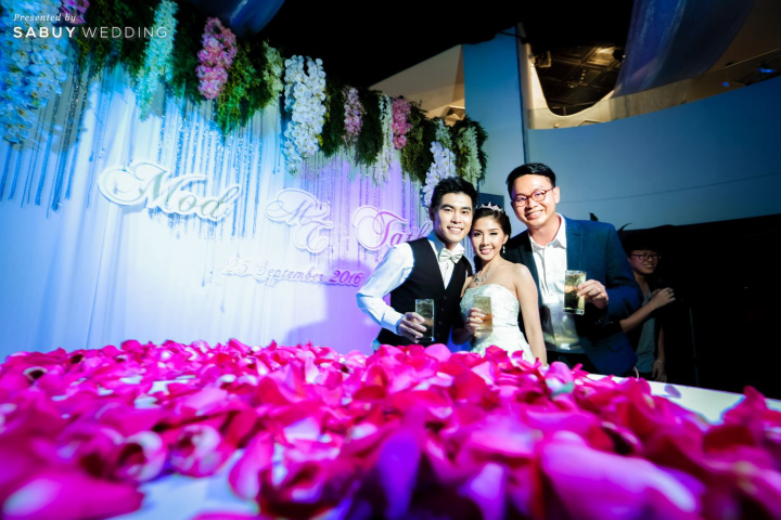 รูปงานแต่ง,backdrop งานแต่ง,บ่าวสาว,จัดดอกไม้งานแต่ง,ตกแต่งงานแต่ง,อาฟเตอร์ปาร์ตี้ รีวิวงานแต่งในห้อง 2 ชั้นสุด exclusive เก๋หรูดูดี มีฟังก์ชั่น @Crowne Plaza