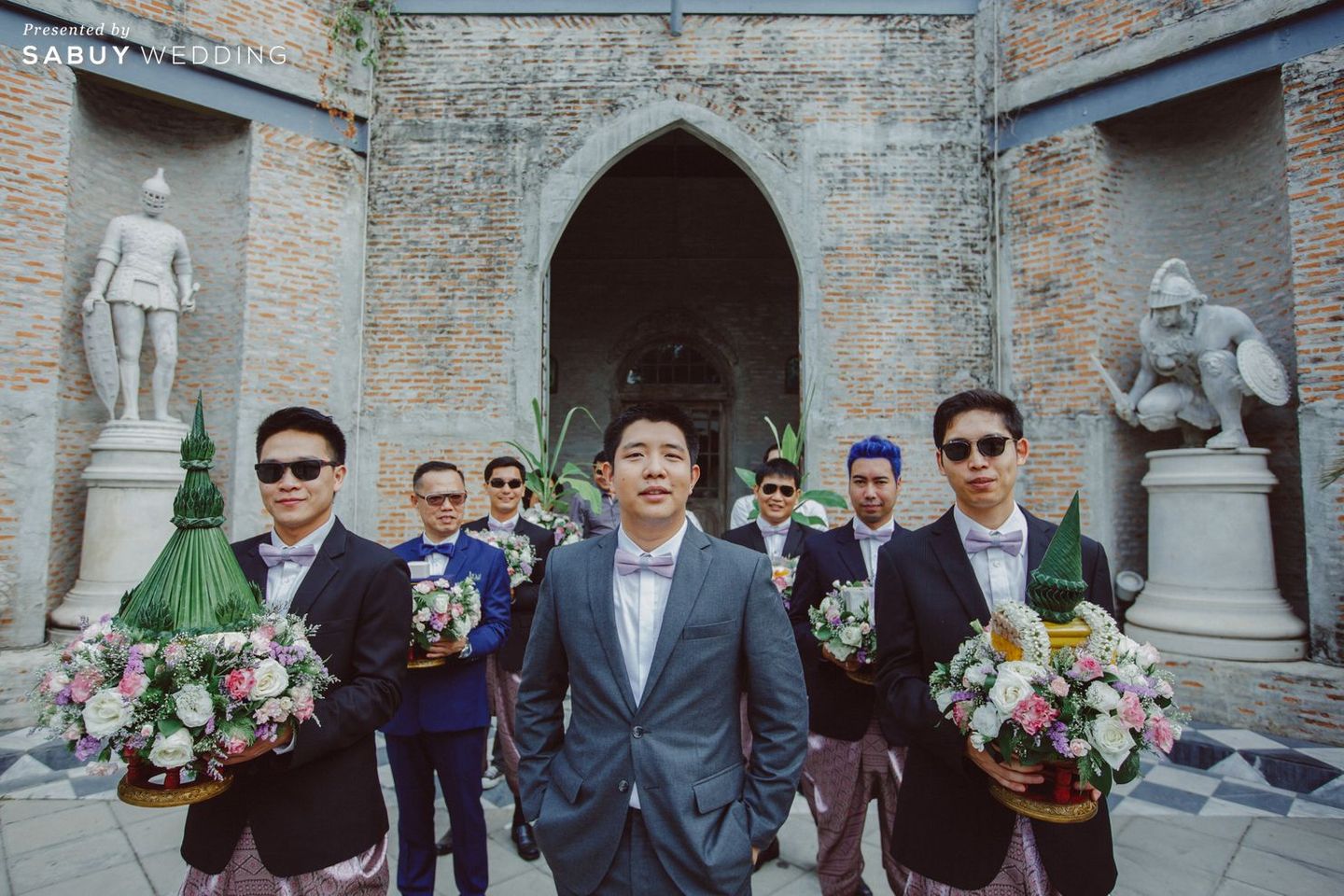 ชุดหมั้น,ชุดเจ้าบ่าว,พิธีหมั้น,แห่ขันหมาก,สถานที่แต่งงาน,สถานที่จัดงานแต่งงาน รีวิวงานแต่งเรียบหรูดูสง่างาม แฝงความอ่อนหวานจากมวลดอกไม้ @Benedict Studio