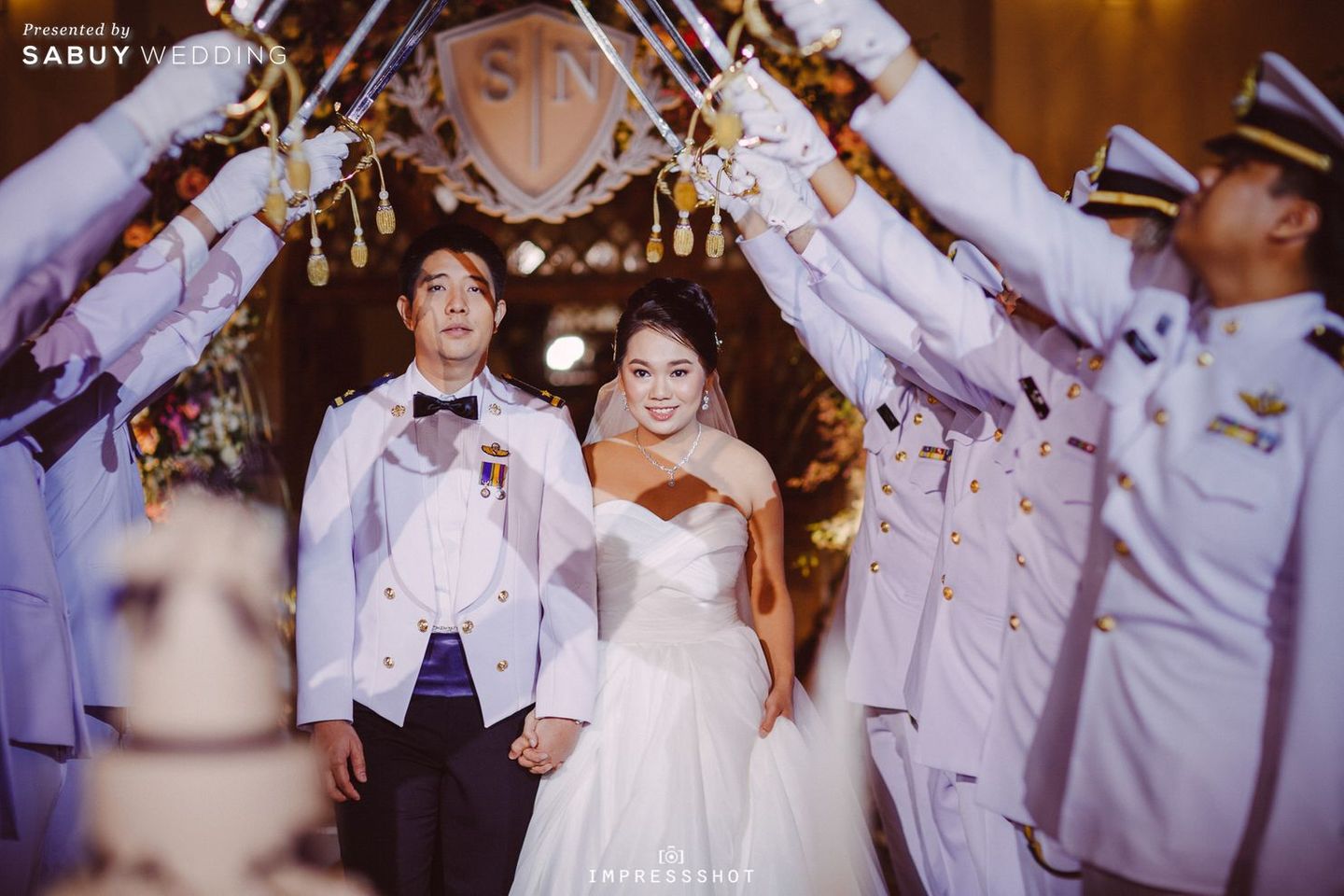พิธีแต่งงาน,บ่าวสาว,ชุดบ่าวสาว,ชุดเจ้าสาว,ชุดเจ้าบ่าว,รูปงานแต่ง รีวิวงานแต่งเรียบหรูดูสง่างาม แฝงความอ่อนหวานจากมวลดอกไม้ @Benedict Studio