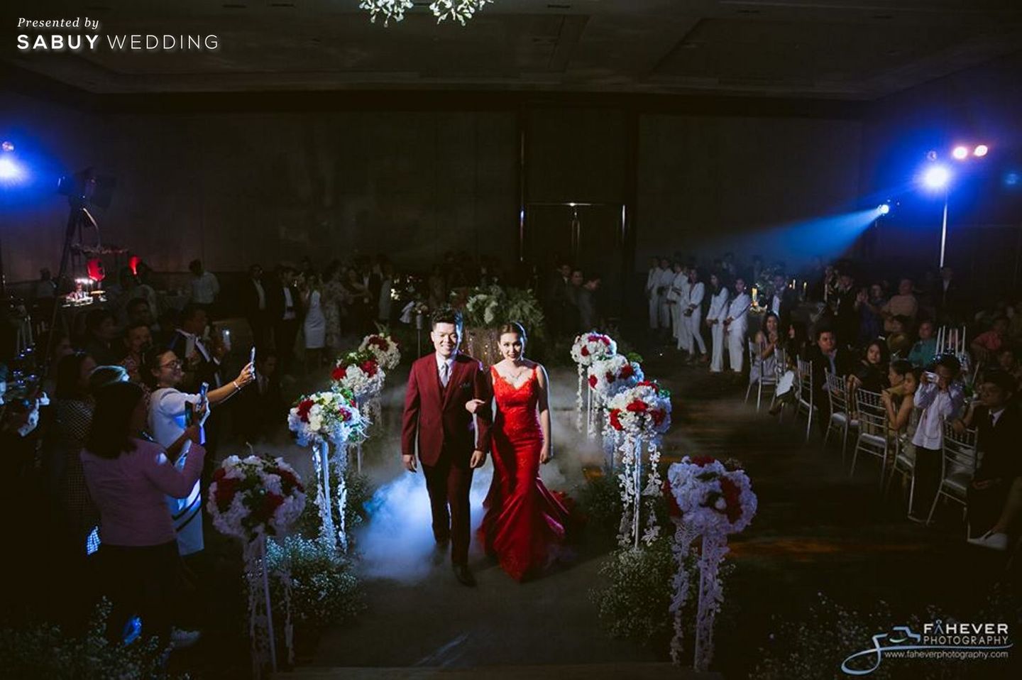 งานแต่งงาน,สถานที่แต่งงาน,สถานที่จัดงานแต่งงาน,The HALLS Bangkok,Fahever Photography,เจ้าบ่าว,เจ้าสาว ปาร์ตี้งานแต่งชุดแดงสุดแซ่บ แสงสีจัดเต็ม by Fahever Photography