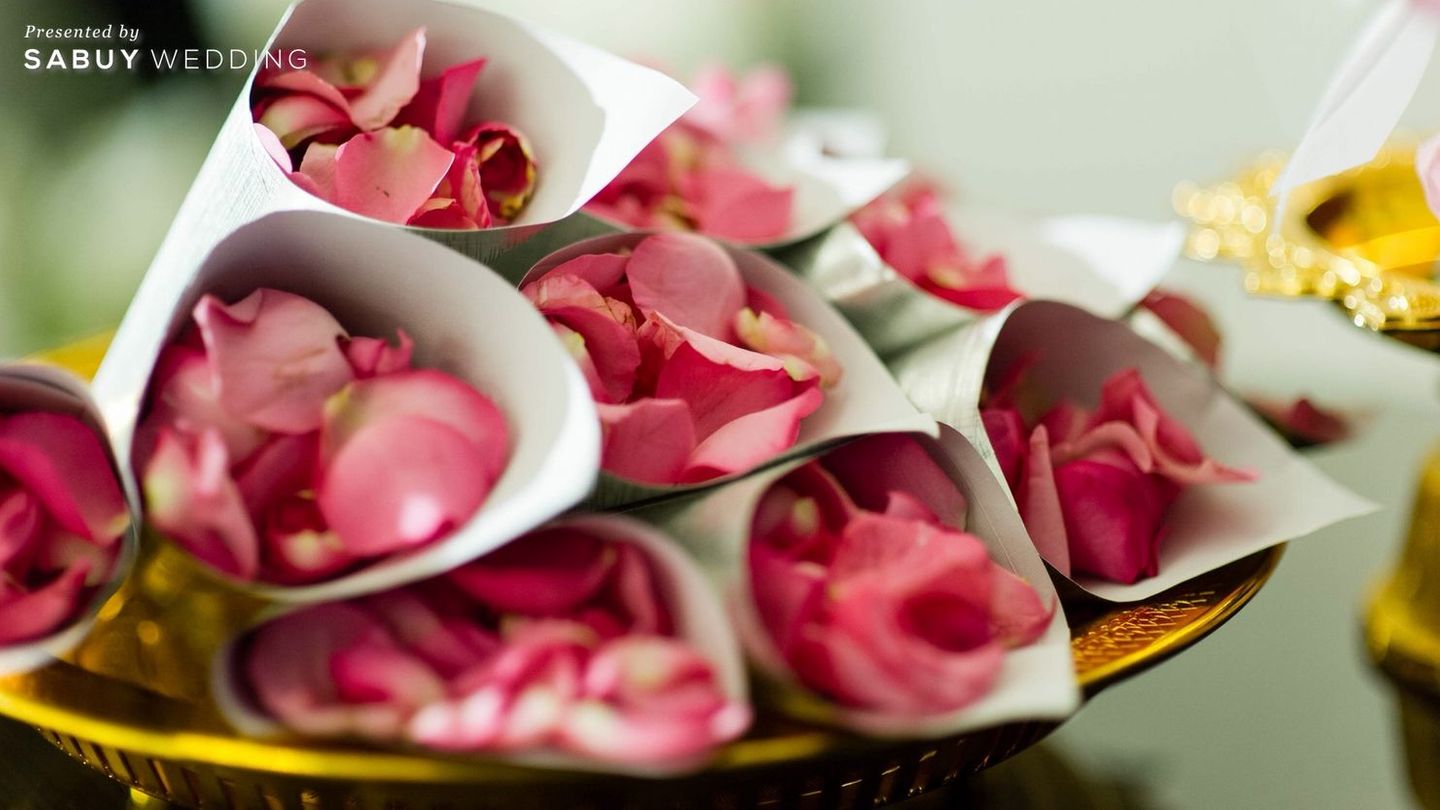 undefined รีวิวงานแต่งธีม Bling Bling Sparkling ในสถานที่แต่งงานสุดเพอร์เฟ็กต์ @Renaissance Bangkok