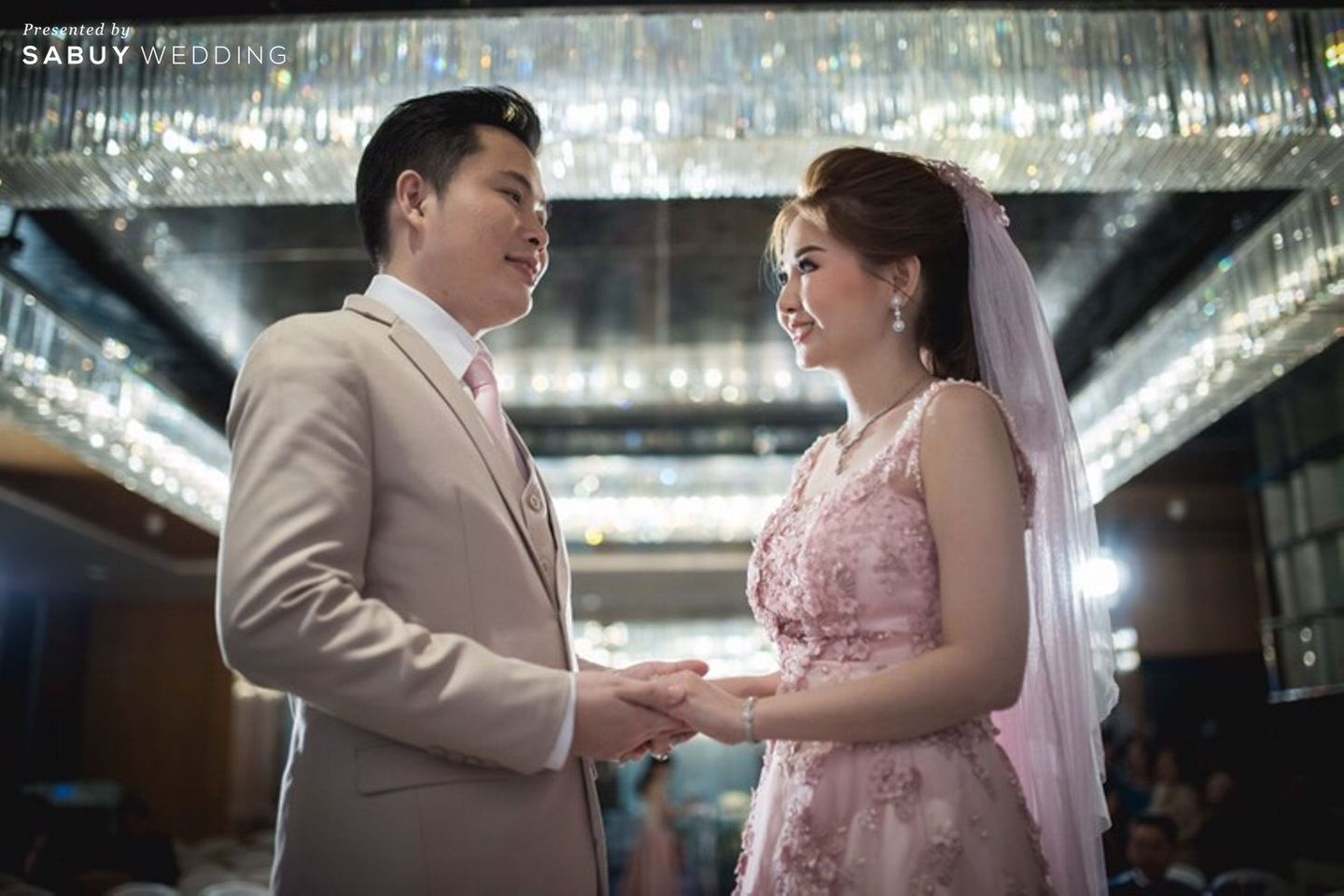 สถานที่แต่งงาน,โรงแรม,บ่าวสาว,ชุดเจ้าสาว รีวิวงานแต่งธีม Bling Bling Sparkling ในสถานที่แต่งงานสุดเพอร์เฟ็กต์ @Renaissance Bangkok