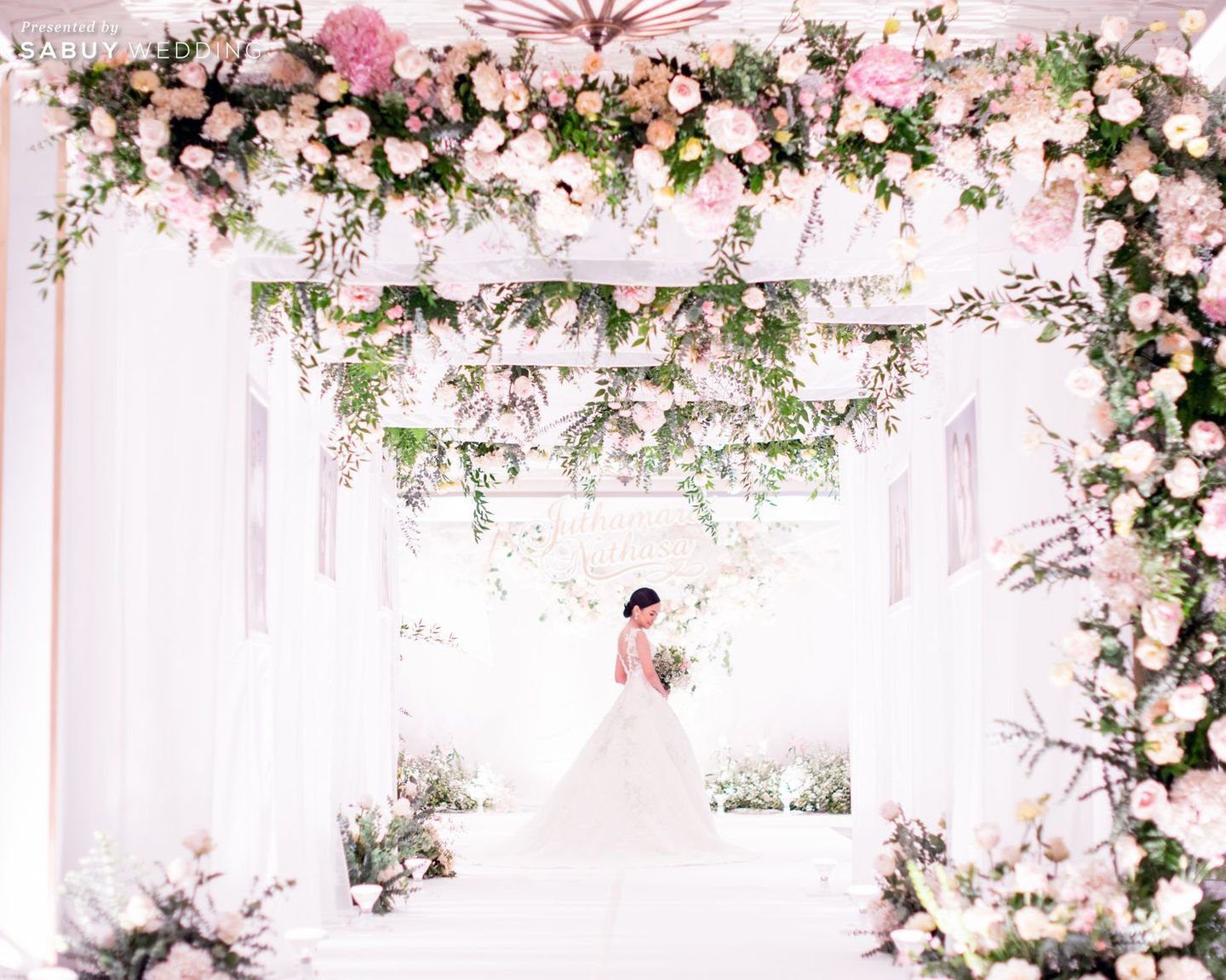 สถานที่แต่งงาน,โรงแรม,เจ้าสาว,ชุดเจ้าสาว,ช่อดอกไม้เจ้าสาว,ตกแต่งงานแต่ง,จัดดอกไม้งานแต่ง รีวิวงานแต่งมีดีไซน์ ไอเดียจัดเลี้ยงแบบ Standing Buffet @The Athenee Hotel