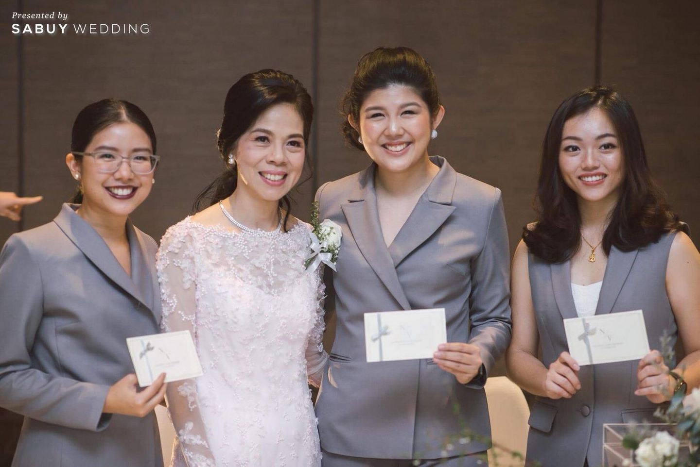 เพื่อนเจ้าสาว,สูทเพื่อนเจ้าสาว รีวิวงานแต่งมินิมอลดูดี ในสถานที่ Luxury Modern @The Okura Prestige Bangkok