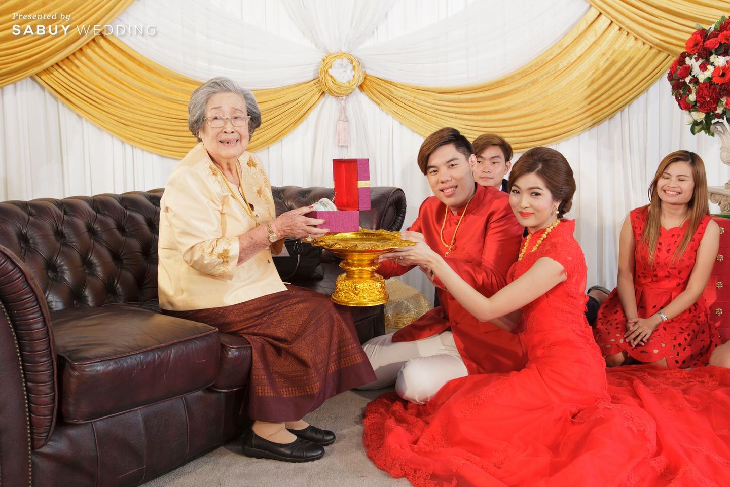 งานแต่งงาน,เจ้าสาว,เจ้าบ่าว,โรงแรม,สถานที่จัดงานแต่งงาน,สถานที่แต่งงาน,พิธีเช้า,พิธีหมั้น,งานหมั้น,พิธีจีน,ยกน้ำชา,พิธียกน้ำชา รีวิวงานแต่งสไตล์โมเดิร์น เรียบหรูดูแพง ด้วยเฉดสีเทาแดงแห่งความรัก @Grand howard hotel