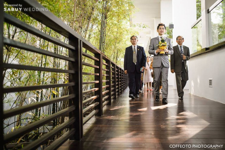 สถานที่แต่งงาน,สถานที่จัดงานแต่งงาน,โรงแรม,Millennium Hilton Bangkok hotel,ร้านอาหาร,The Lantern,งานแต่ง outdoor,งานหมั้น,พิธีหมั้น,พิธีแต่งงาน,แห่ขันหมาก,ขบวนขันหมาก,เจ้าบ่าว,ญาติผู้ใหญ่,Coffeoto Millennium Hilton ห้องบอลรูมสไตล์โมเดิร์น กับกิมมิคโคมไฟสุดเก๋