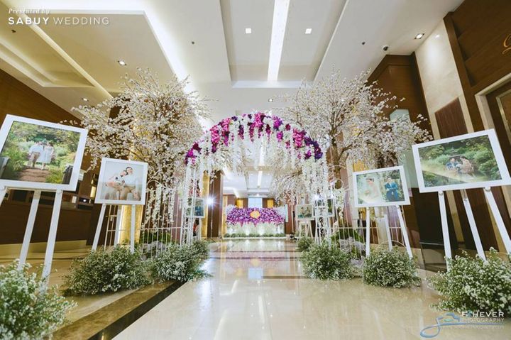 สถานที่แต่งงาน,สถานที่จัดงานแต่งงาน,โรงแรม,The Grand Fourwings Convention Hotel,Fahever Photography,งานแต่งงาน,แกลเลอรี่,ตกแต่งงานแต่ง,จัดดอกไม้งานแต่ง,ซุ้มแต่งงาน The Grand Fourwings ห้องใหญ่ไซส์อลัง กับไฮไลท์สุดเก๋ เวทีงานแต่งไฮโดรลิค