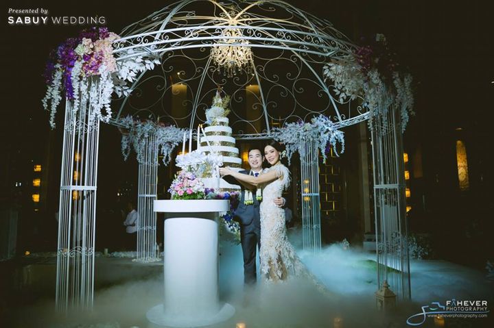 สถานที่แต่งงาน,สถานที่จัดงานแต่งงาน,โรงแรม,The Grand Fourwings Convention Hotel,Fahever Photography,งานแต่งงาน,บ่าวสาว,เวทีงานแต่ง,เค้กแต่งงาน,เค้กงานแต่ง,พิธีแต่งงาน The Grand Fourwings ห้องใหญ่ไซส์อลัง กับไฮไลท์สุดเก๋ เวทีงานแต่งไฮโดรลิค