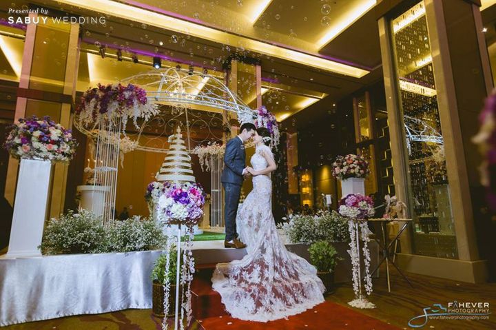 undefined The Grand Fourwings ห้องใหญ่ไซส์อลัง กับไฮไลท์สุดเก๋ เวทีงานแต่งไฮโดรลิค