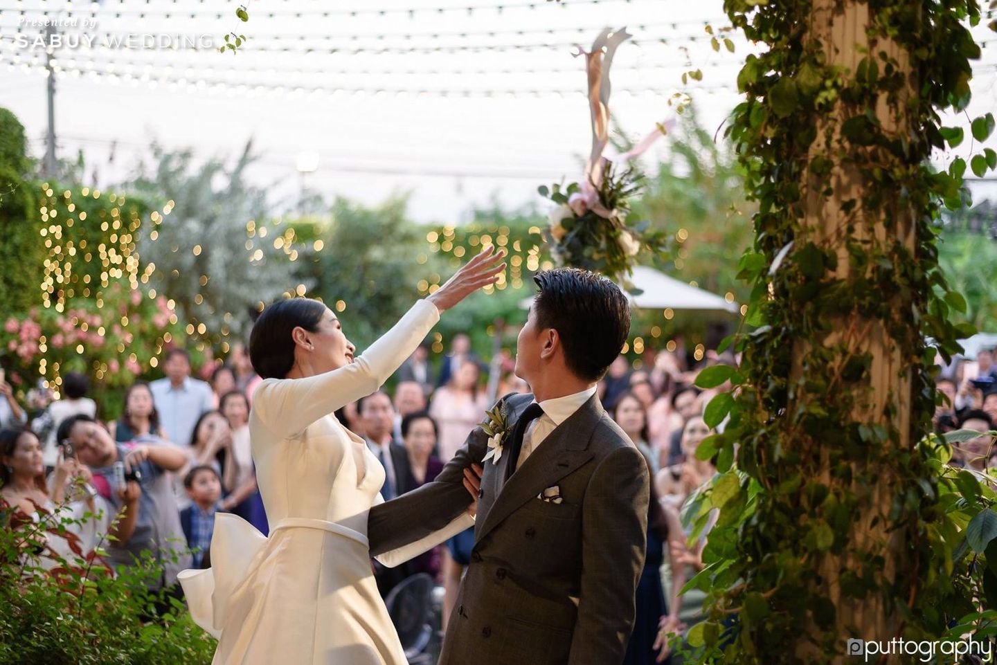 สถานที่จัดงานแต่งงาน,สถานที่แต่งงาน,งานแต่งOutdoor,งานแต่งในสวน,แต่งงานในสวน,เจ้าบ่าว,เจ้าสาว,งานแต่งอินดอร์,งานแต่งงาน,แต่งงาน,บูเก้เจ้าสาว,ช่อดอกไม้เจ้าสาว รีวิวงานแต่งแนว Contemporary ตกแต่งสวยด้วยโจทย์ความร่วมสมัย @ The Apothecary Venue