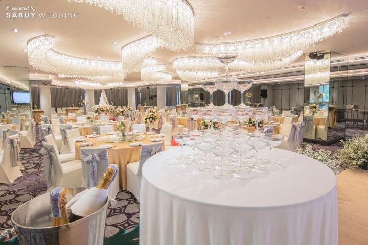 Chatrium Hotel Riverside Bangkok,สถานที่แต่งงาน,สถานที่จัดงานแต่งงาน,โรงแรม,โต๊ะจีน,เค้กแต่งงาน,เค้กงานแต่ง,แก้วไวน์,wine tower Chatrium Hotel Riverside Bangkok ห้องจัดเลี้ยงหรูหรา เห็นวิวแม่น้ำเจ้าพระยา