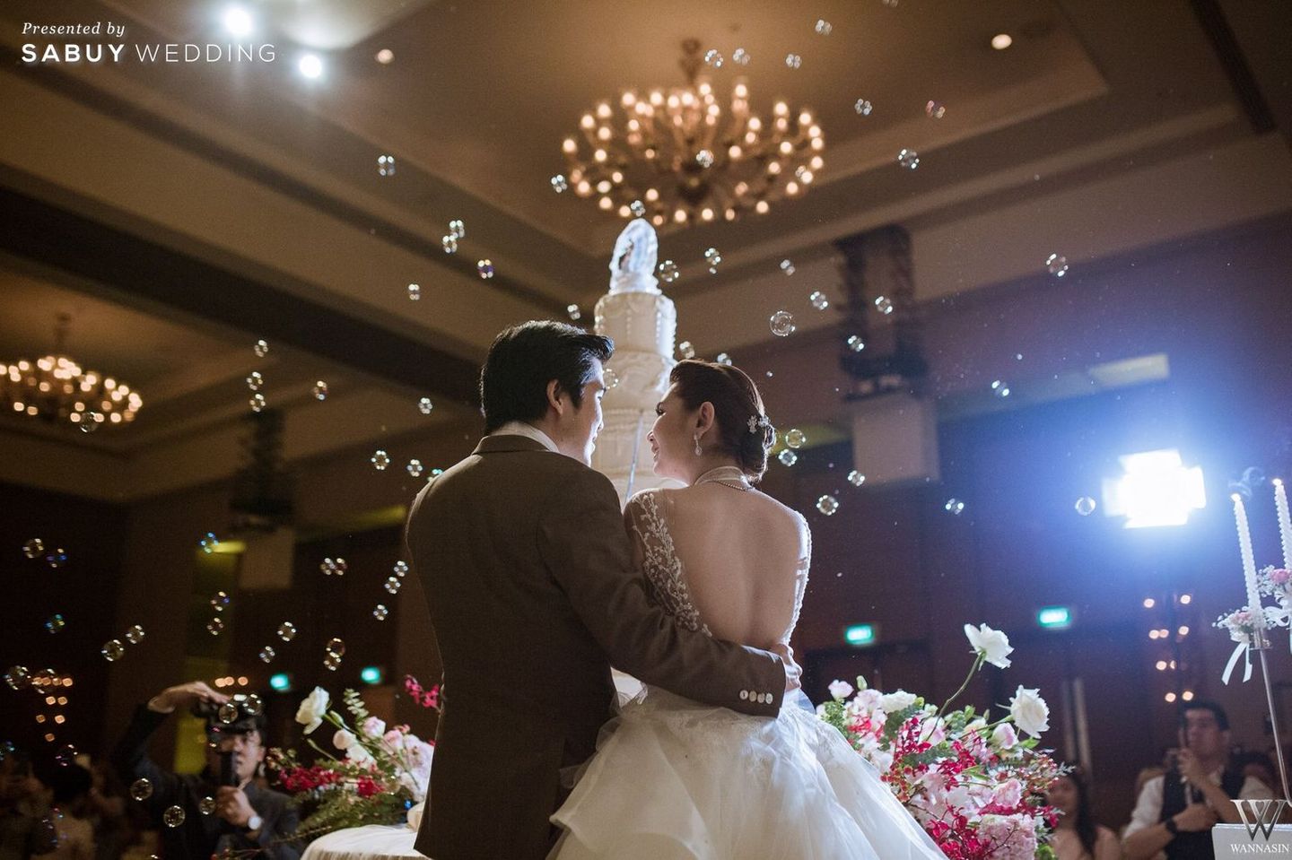 สถานที่แต่งงาน,โรงแรม,พิธีแต่งงาน,เจ้าบ่าว,เจ้าสาว,ชุดเจ้าสาว,เค้กงานแต่ง รีวิวงานแต่งธีม Rose Gold สวยมีเสน่ห์ เก๋ด้วยพร็อพขนนก @Conrad Bangkok