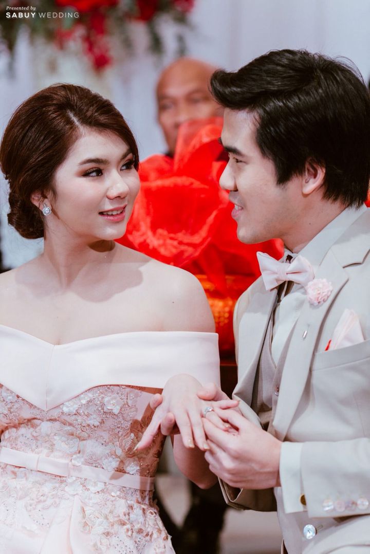 เจ้าบ่าว,เจ้าสาว,ชุดเจ้าสาว,ชุดงานหมั้น,สูทเจ้าบ่าว รีวิวงานแต่งธีม Rose Gold สวยมีเสน่ห์ เก๋ด้วยพร็อพขนนก @Conrad Bangkok
