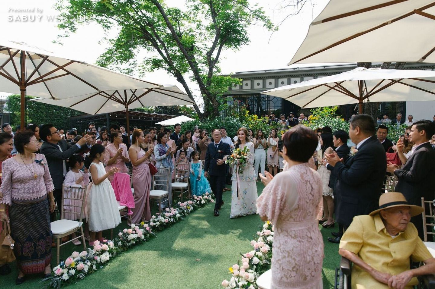 จัดงานแต่งงาน,งานแต่งงาน,งานเอ้าท์ดอร์,งานแต่งงานในสวน,เจ้าสาว,เจ้าบ่าว,สถานที่จัดงานแต่งงาน,สถานที่แต่งงาน,theapothecaryvenue,สถานที่ถ่ายพรีเวดดิ้ง รีวิวงานแต่งหวานละมุน สวยฟุ้งด้วยงานดอกไม้ @ The Apothecary Venue