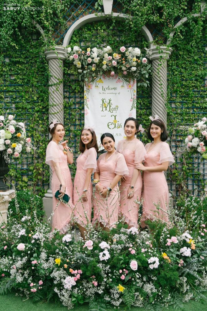 จัดงานแต่งงาน,งานแต่งงาน,งานเอ้าท์ดอร์,งานแต่งงานในสวน,เพื่อนเจ้าสาว,สถานที่จัดงานแต่งงาน,สถานที่แต่งงาน,theapothecaryvenue,สถานที่ถ่ายพรีเวดดิ้ง รีวิวงานแต่งหวานละมุน สวยฟุ้งด้วยงานดอกไม้ @ The Apothecary Venue