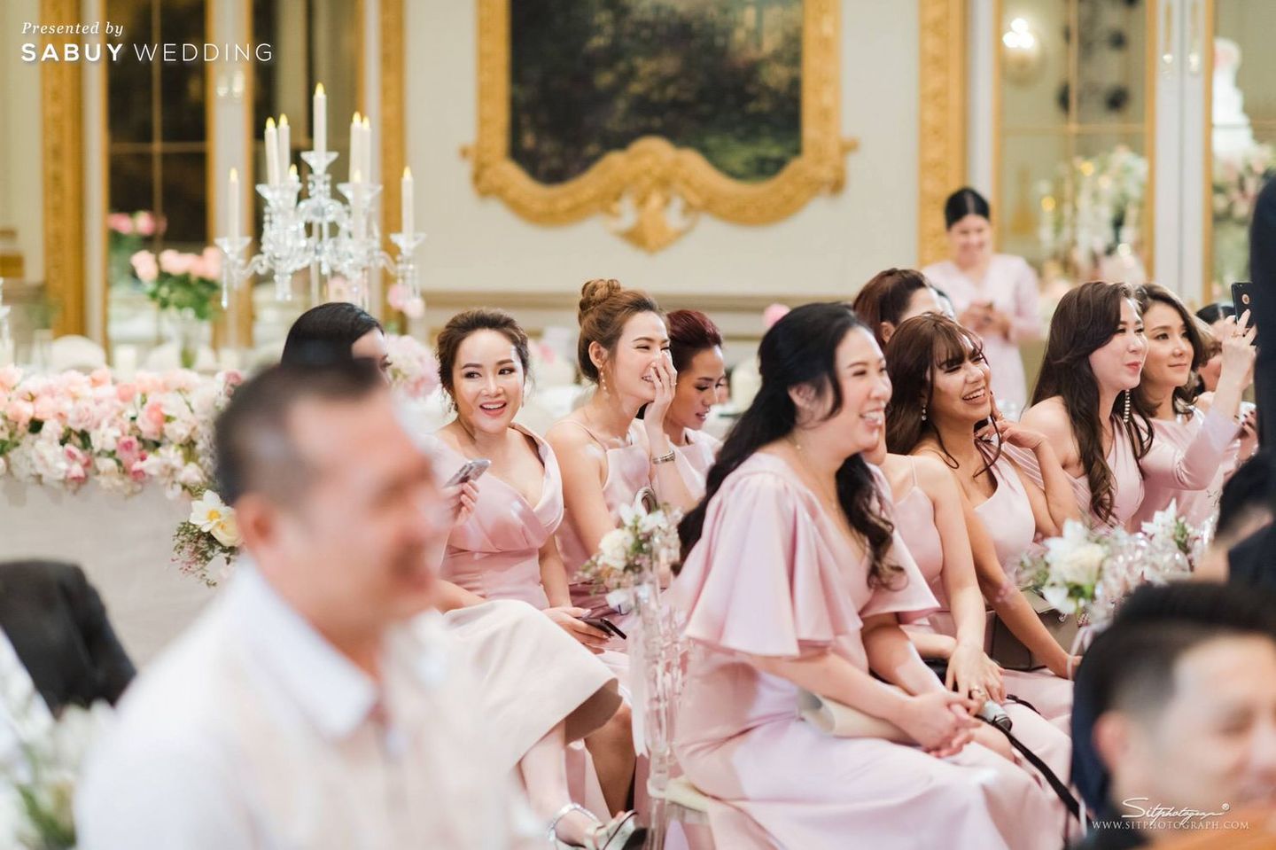 งานแต่งงาน,พิธีแต่งงานแบบไทย,ชุดเพื่อนเจ้าสาว,สถานที่แต่งงาน,โรงแรม,ตกแต่งงานแต่ง,จัดดอกไม้งานแต่ง รีวิวงานแต่งสุดอบอุ่นแห่งปี ‘We are Family’ งานนี้ห้อมล้อมด้วยรัก @Mandarin Oriental