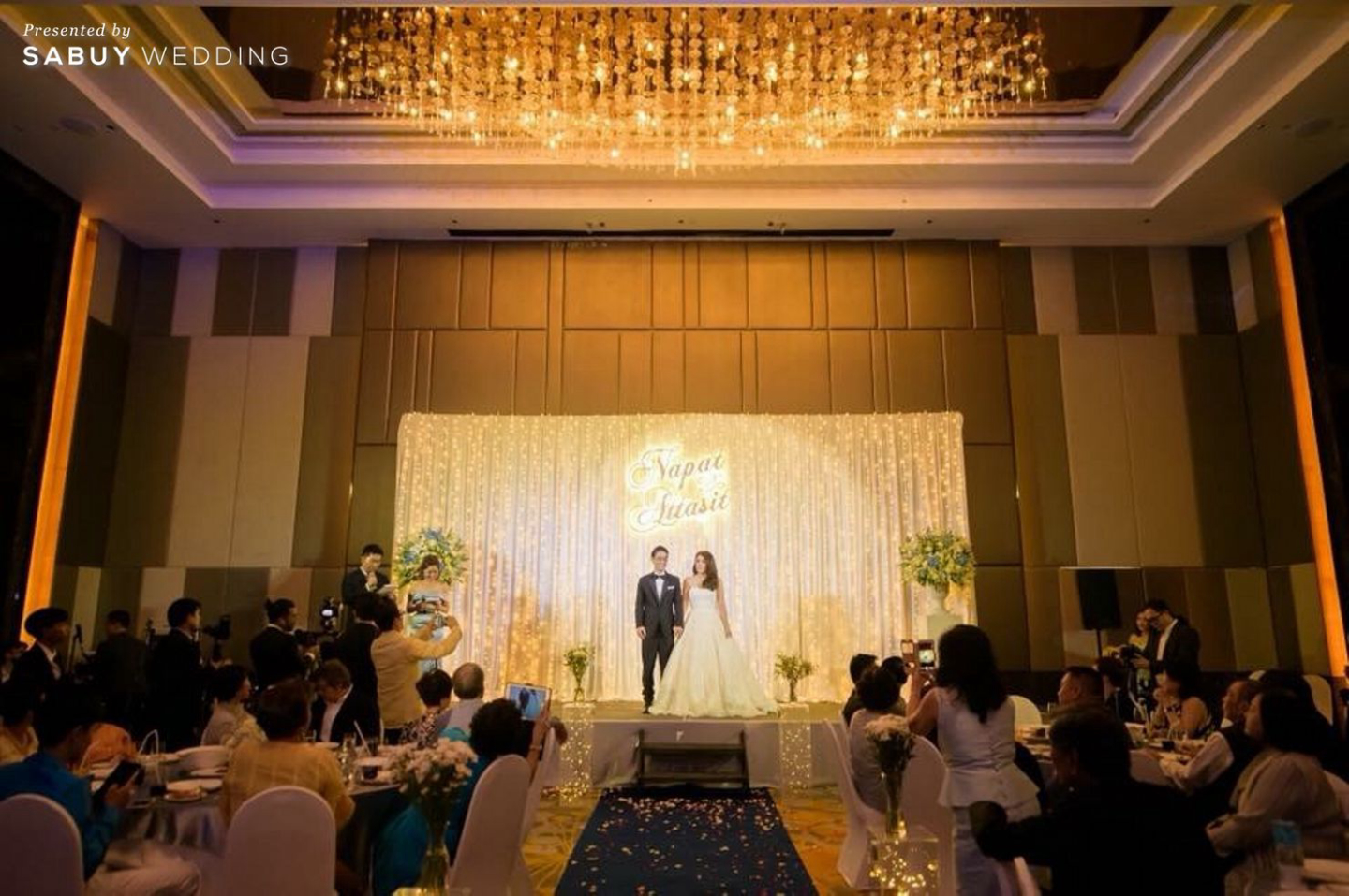 Idear Bella,Radisson Blu Plaza Bangkok,งานแต่งงาน,ตกแต่งงานแต่ง,จัดดอกไม้งานแต่ง,ดอกไม้,ผ้า,เวทีงานแต่ง,สถานที่แต่งงาน,สถานที่จัดงานแต่งงาน,โรงแรม,เจ้าบ่าว,เจ้าสาว ไอเดียตกแต่งงานด้วยผ้า คอนเซ็ปต์ 'White Elegant' สุดเรียบหรู by Idear Bella