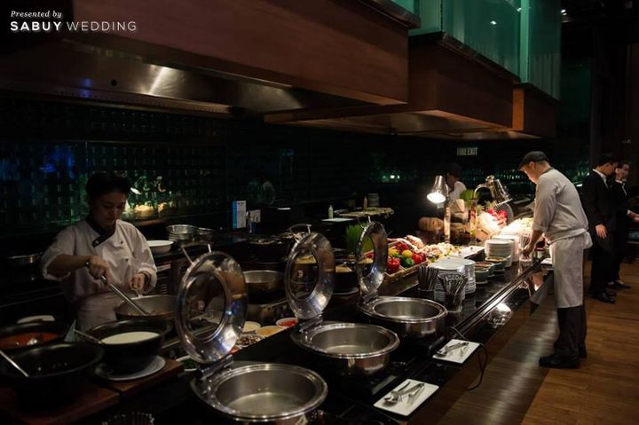 เจ้าบ่าว,เจ้าสาว,แต่งงาน,งานแต่งงาน,Le Meridien Bangkok,สถานที่จัดงานแต่งงาน,ตกแต่งงานแต่งงาน,ออแกไนเซอร์,จัดเลี้ยง,ค็อกเทล รีวิวงานแต่งสวยแซ่บแบบ Modern Party กับธีมสี Midnight blue & Gray @ Le Meridien Bangkok