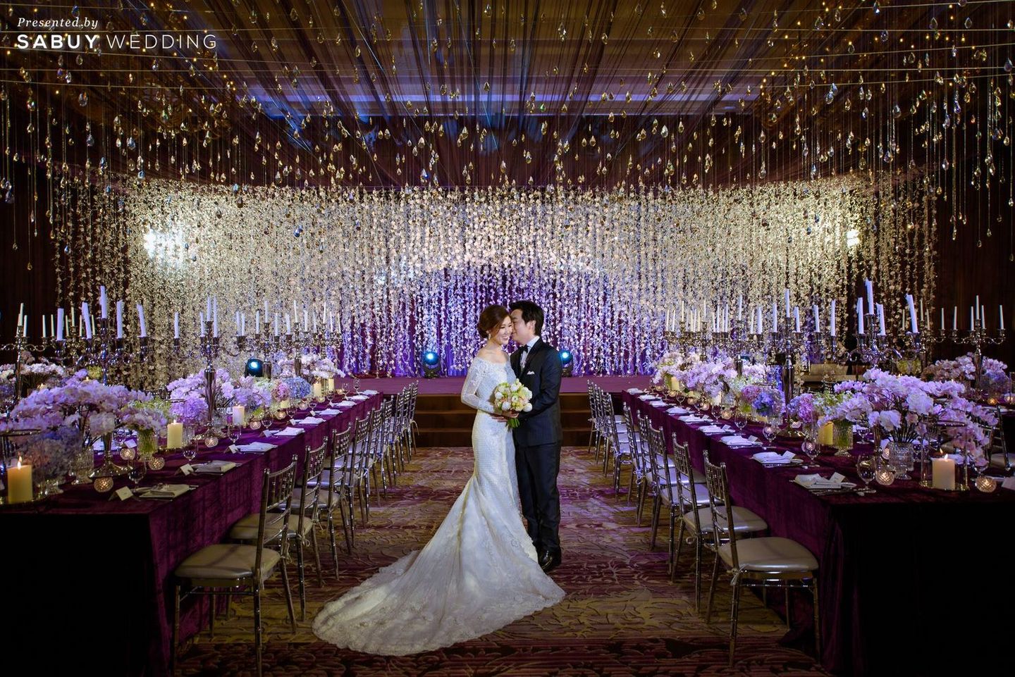 TonnamLamtan,Siam Kempinski Hotel,Chic palnner,รูปงานแต่ง,งานแต่งงาน,เจ้าบ่าว,เจ้าสาว,สถานที่แต่งงาน,สถานที่จัดงานแต่งงาน,โรงแรม,ตกแต่งงานแต่ง,งานเลี้ยง,เวทีงานแต่ง จัดเต็มความ Luxury ให้งานแต่งงาน ด้วยคริสตัลสุดตระการตา Photo by TonnamLamtan