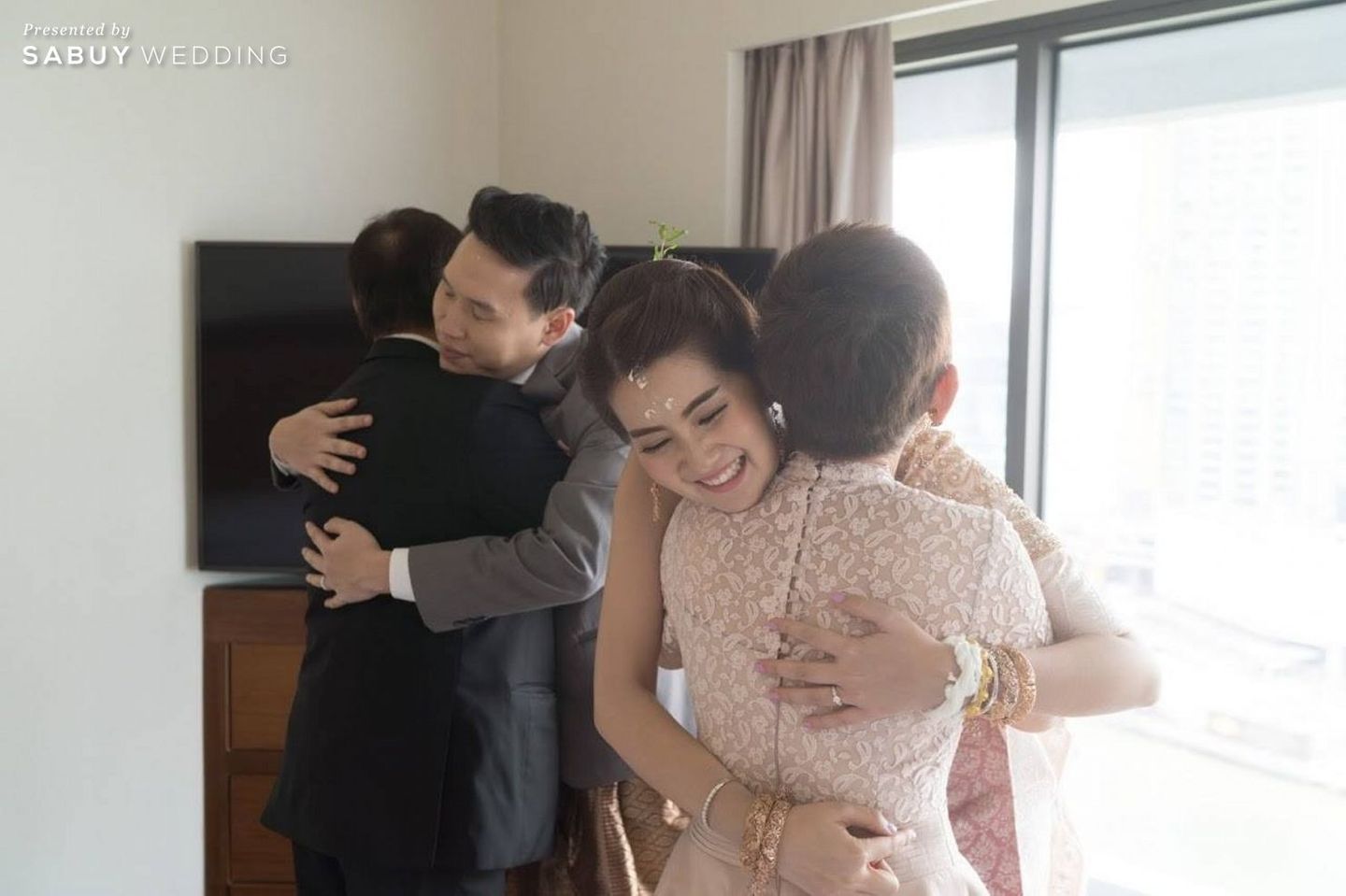 เจ้าสาว,เจ้าบ่าว,ชุดแต่งงาน,ชุดไทย,พิธีหมั้น รีวิวงานแต่งโรแมนติก ในธีมสุดชิค Sparkle Night @ Royal Orchid Sheraton Hotel & Towers