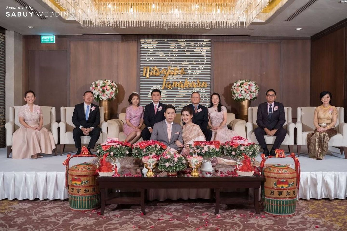 เจ้าสาว,เจ้าบ่าว,ชุดแต่งงาน,ชุดไทย,พิธีหมั้น รีวิวงานแต่งโรแมนติก ในธีมสุดชิค Sparkle Night @ Royal Orchid Sheraton Hotel & Towers