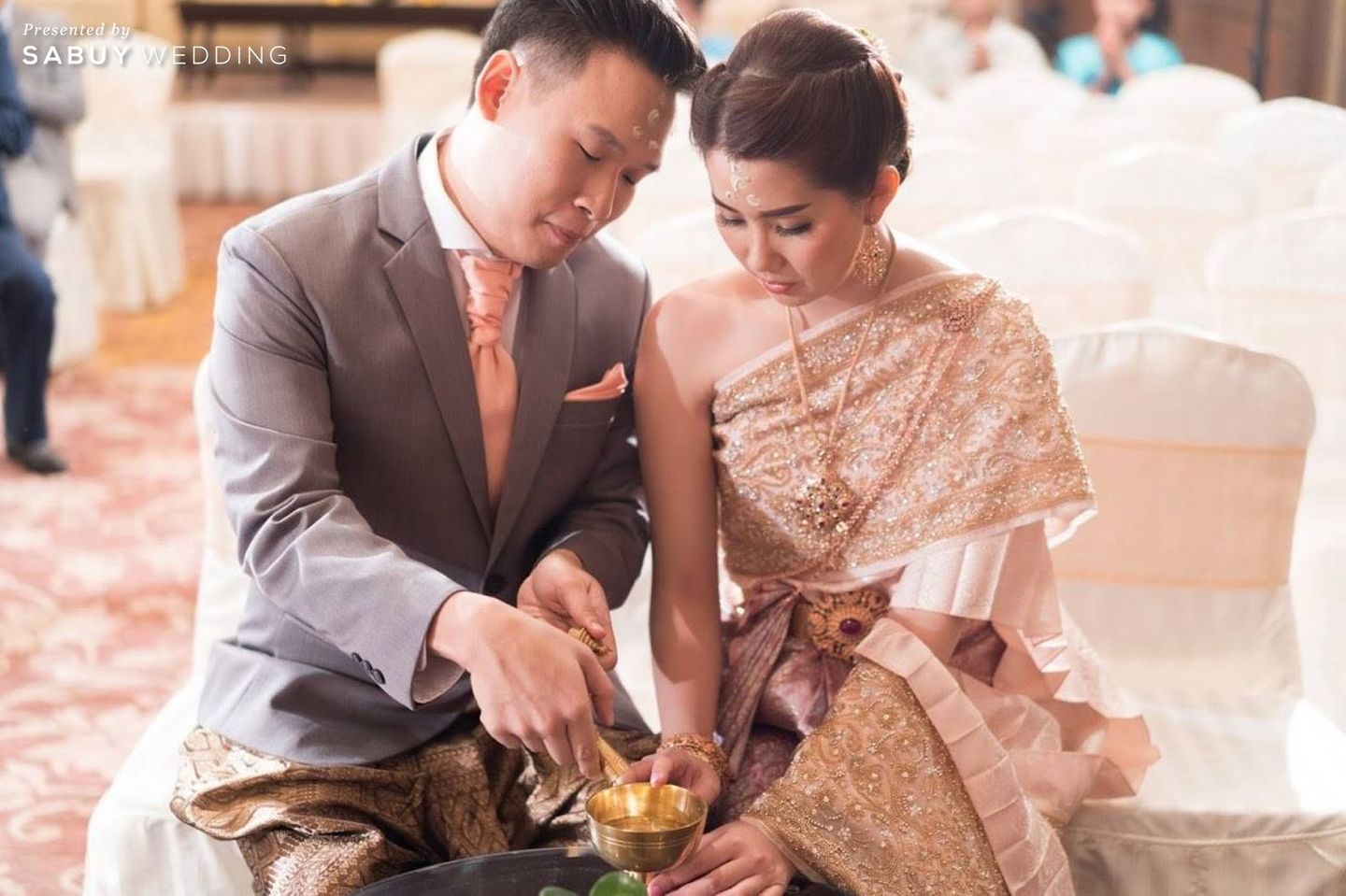 เจ้าสาว,เจ้าบ่าว,ชุดแต่งงาน,ชุดไทย,พิธีหมั้น รีวิวงานแต่งโรแมนติก ในธีมสุดชิค Sparkle Night @ Royal Orchid Sheraton Hotel & Towers