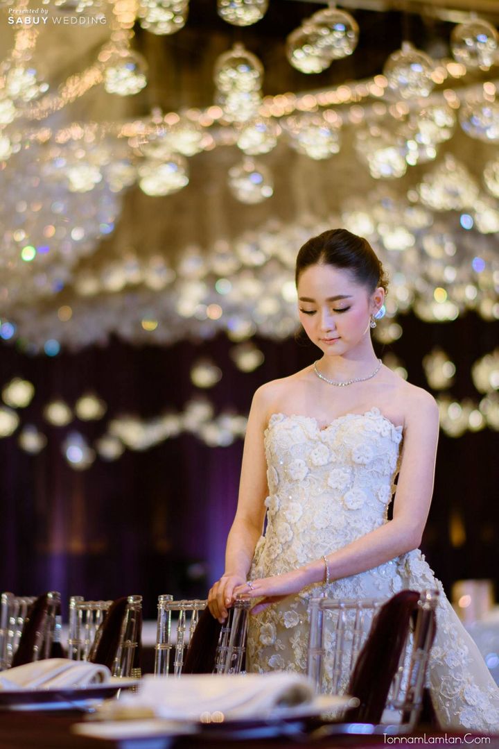 TonnamLamtan,Siam Kempinski Hotel,ช่างภาพงานแต่ง,ช่างภาพ,ช่างภาพแต่งงาน,งานแต่งงาน,เจ้าสาว,ตกแต่งงานแต่ง,พร็อพ,คริสตัล,สถานที่แต่งงาน,สถานที่จัดงานแต่งงาน,โรงแรม งานแต่งสวยเริ่ดอลังการ ประดับประดาด้วยคริสตัลบอล photo by TonnamLamtan