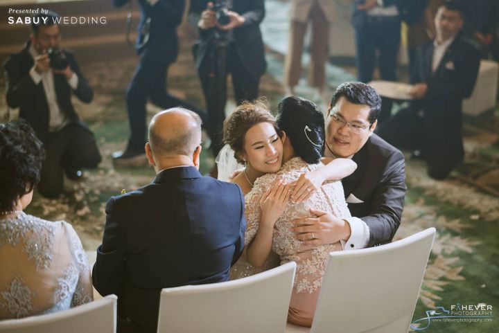 Fahever Photography,Grand Hyatt Erawan Bangkok,งานแต่งงาน,สถานที่แต่งงาน,สถานที่จัดงานแต่งงาน,โรงแรม,ช่างภาพงานแต่ง,ช่างภาพ,ช่างภาพแต่งงาน,เจ้าบ่าว,เจ้าสาว,พิธีแต่งงาน Fahever Photography เก็บภาพงานแต่งสวยครบสูตร ทีมเดียวได้ทั้งซีนีม่าและภาพนิ่ง