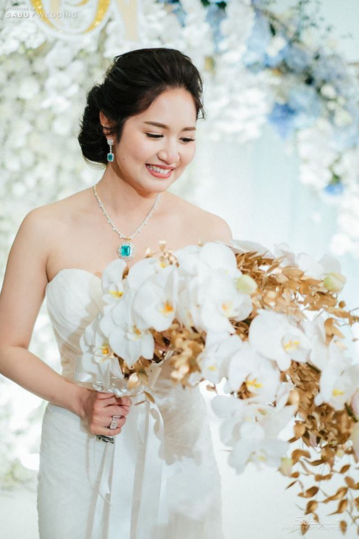การ์ดแต่งงาน พรีเวดดิ้ง ชุดเจ้าสาว งานหมั้น backdrop งานแต่ง wedding planner organizer จัดดอกไม้งานแต่ง ชุดหมั้น สถานที่จัดงานแต่งงาน ร้านเช่าชุดแต่งงาน ช่างภาพงานแต่ง สถานที่ถ่ายพรีเวดดิ้ง รูปงานแต่ง พิธีหมั้น organizer planner ถ่ายรูปแต่งงาน รับจัดเลี้ยง สถานที่จัดงานแต่งงานเล็ก review งานแต่งงาน งานแต่ง outdoor ชุดบ่าวสาว งานแต่งตอนเช้า เวทีงานแต่ง งานแต่งชายทะเล งานแต่งริมทะเล ถ่ายภาพพรีเวดดิ้ง เรือนไทย ริมน้ำ งานแต่งริมทะเล งานแต่งในสวน แพคเกจแต่งงาน 40 ไอเดียช่อดอกไม้ Inspiration จากเจ้าสาวตัวจริง