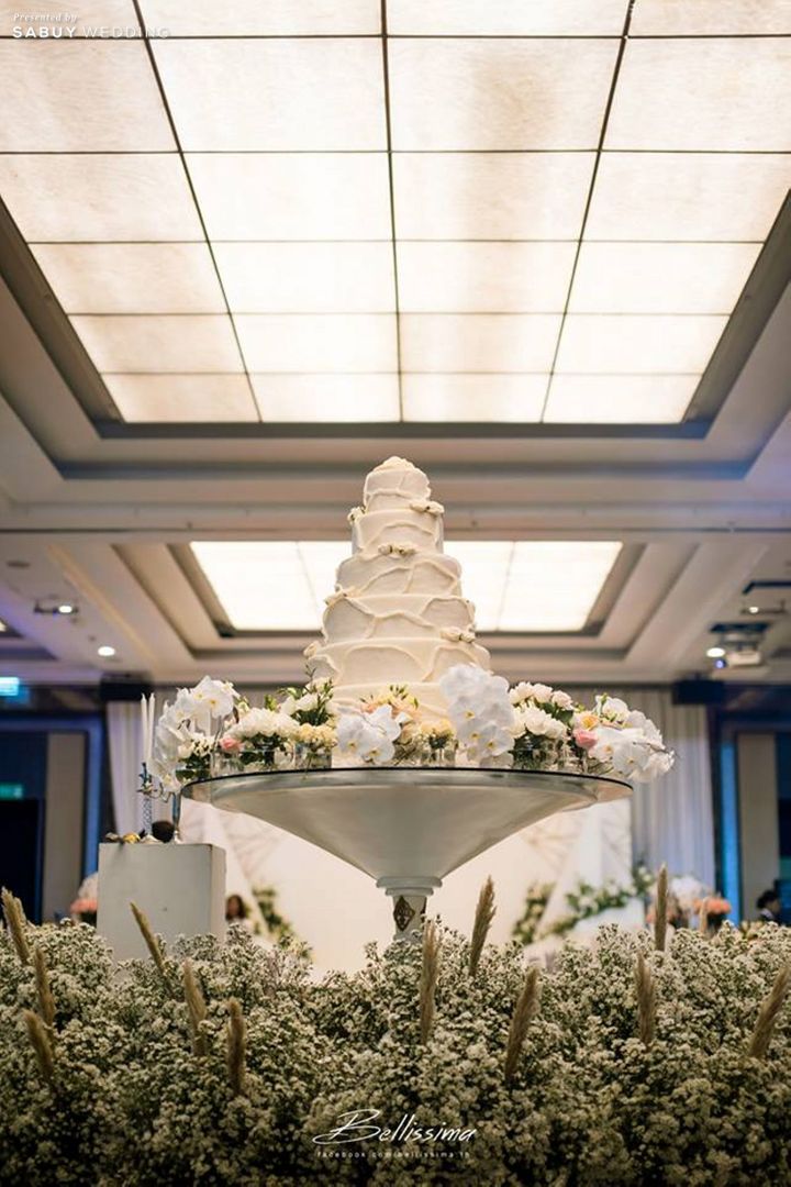 เค้กแต่งงาน รีวิวงานแต่ง Minimal Style สวยเรียบง่ายด้วยธีมขาวทอง @ Sofitel Bangkok Sukhumvit