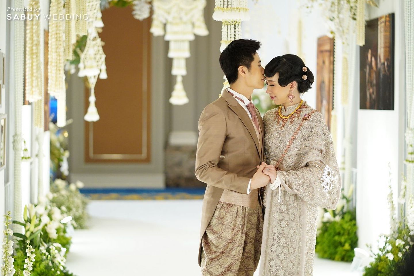 เจ้าบ่าว,เจ้าสาว,ตกแต่งงานแต่ง,weddingplanner รีวิวงานแต่งไทยประยุกต์ สวยคลาสสิกด้วยโทนขาวทอง @ The Berkeley Hotel Pratunam