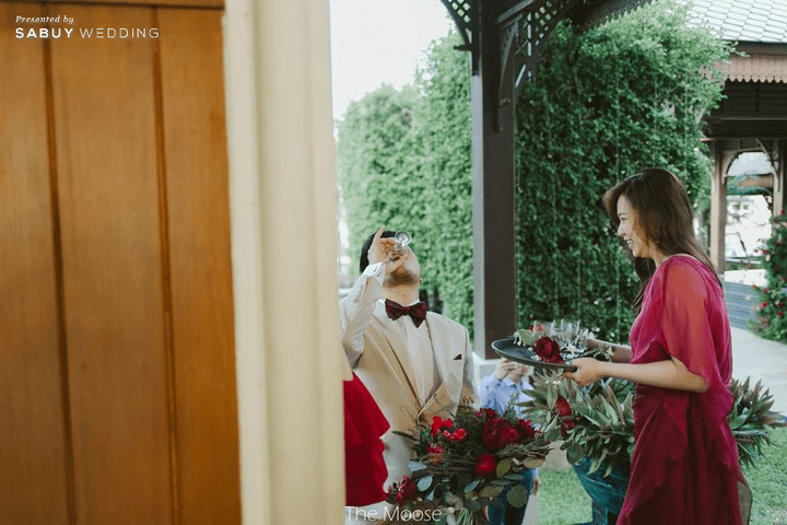  Decoration งานแต่งเรียบง่าย สวยมีสไตล์ด้วยดอกไม้ธีมแดง by Serendipity Wedding House