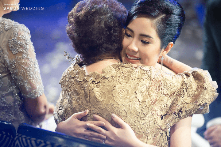  รีวิวงานแต่งสวยชิค โรแมนติกไปกับงานหมั้นแสง Daylight @ Bangkok Marriott Marquis Queen's Park
