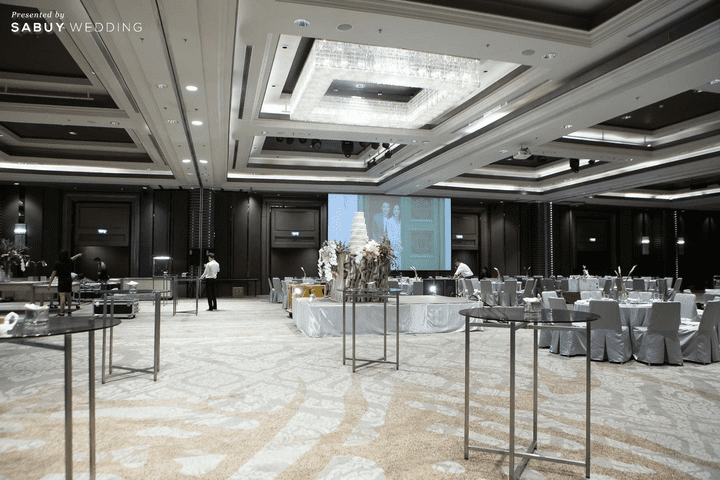  รีวิวงานแต่งสวยชิค โรแมนติกไปกับงานหมั้นแสง Daylight @ Bangkok Marriott Marquis Queen's Park