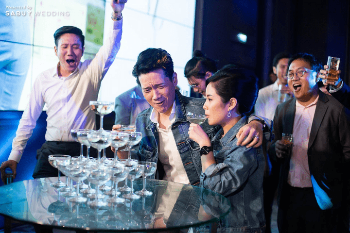  รีวิวงานแต่งสวยชิค โรแมนติกไปกับงานหมั้นแสง Daylight @ Bangkok Marriott Marquis Queen's Park