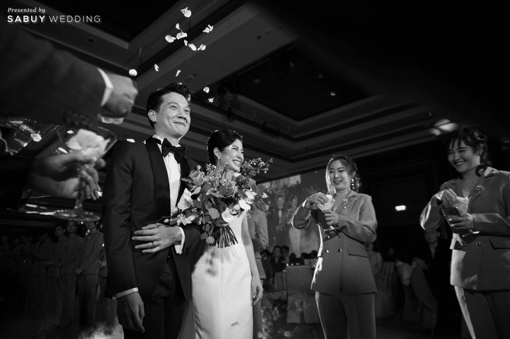  รีวิวงานแต่งสวยชิค โรแมนติกไปกับงานหมั้นแสง Daylight @ Bangkok Marriott Marquis Queen's Park