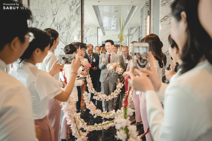  รีวิวงานแต่งสวยชิค โรแมนติกไปกับงานหมั้นแสง Daylight @ Bangkok Marriott Marquis Queen's Park