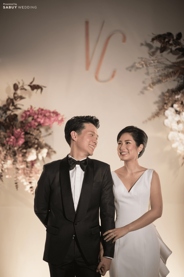  รีวิวงานแต่งสวยชิค โรแมนติกไปกับงานหมั้นแสง Daylight @ Bangkok Marriott Marquis Queen's Park