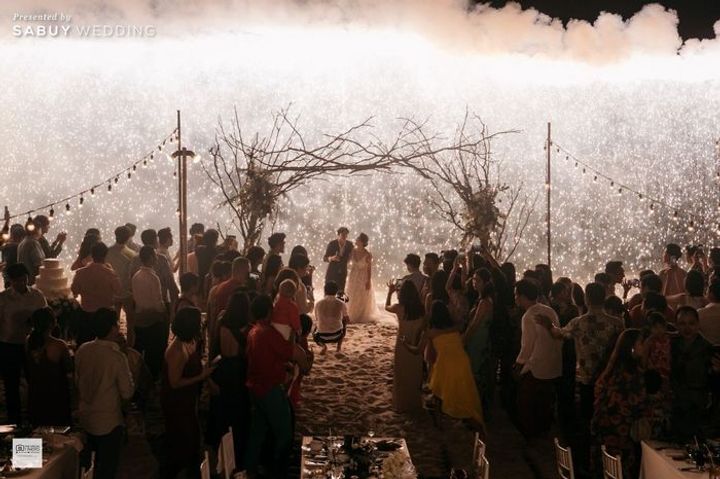  Romantic Seaside Wedding with Dazzling Waterfall Fireworks at Hua Hin Marriott Resort & Spa