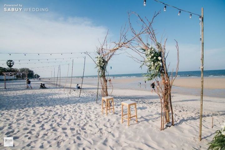 Romantic Seaside Wedding with Dazzling Waterfall Fireworks at Hua Hin Marriott Resort & Spa