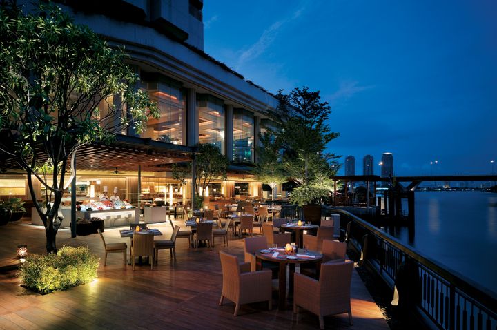 อิ่มอร่อยกับบุฟเฟ่ต์นานาชาติ ท่ามกลางบรรยากาศริมน้ำเจ้าพระยา @NEXT2 Café โรงแรม Shangri-La Hotel, Bangkok