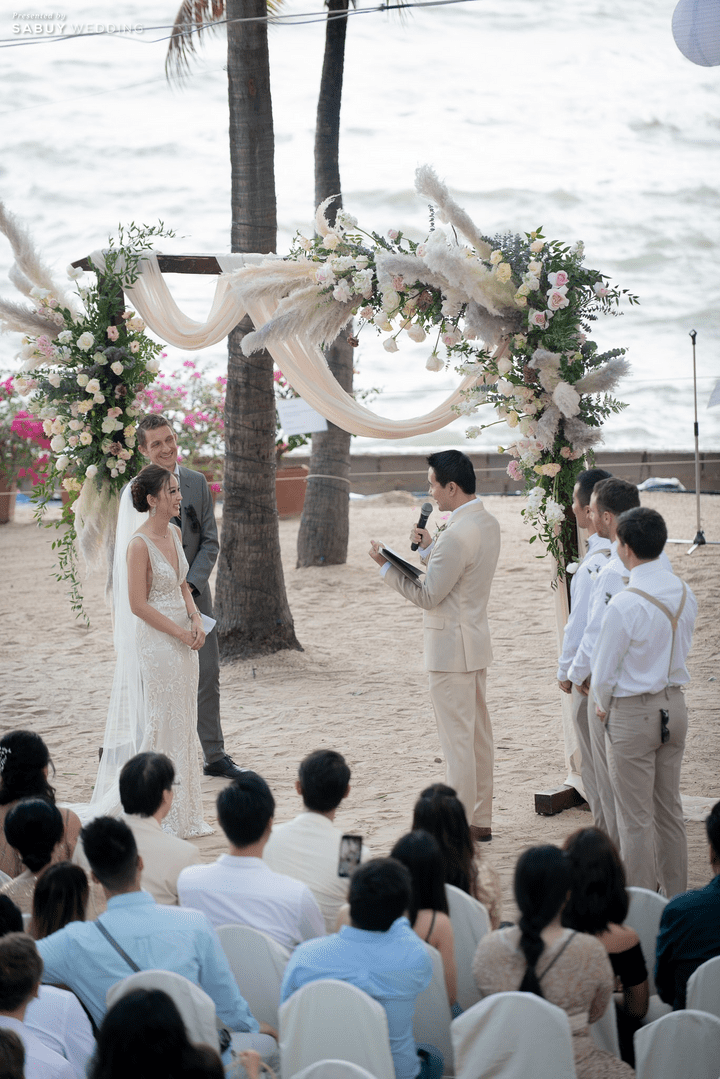  งานแต่งริมทะเลสุดอบอุ่น ละมุนท่ามกลางหาดทรายขาว By Serendipity Wedding House