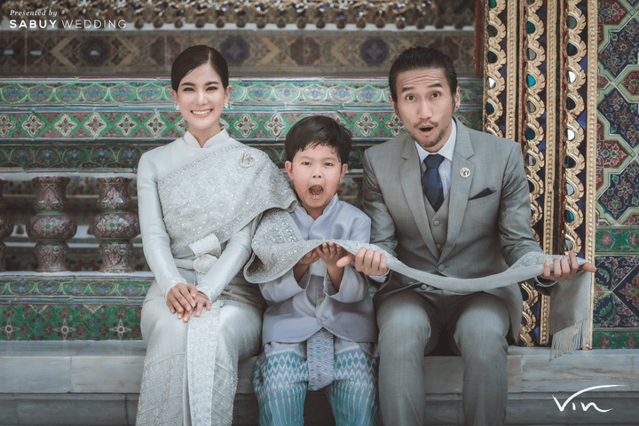  สุด Exclusive เบื้องหลังชุดไทยของ "ก้อย รัชวิน" ผ้าไหมลายเฉพาะผืนเดียวในโลก!