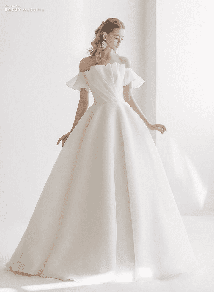  20 ชุดเจ้าสาวทรง Super Ball Gown ให้คุณสวยสง่าราวกับเจ้าหญิง 2021!!