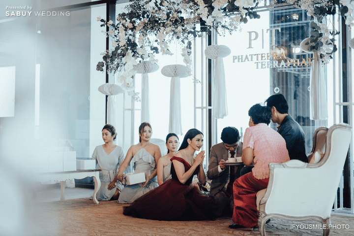 งานแต่งงาน,ชุดแต่งงาน รีวิวงานแต่งสวยโรแมนติกกับกิมมิคห้องวิวทะเล @ Hilton Pattaya